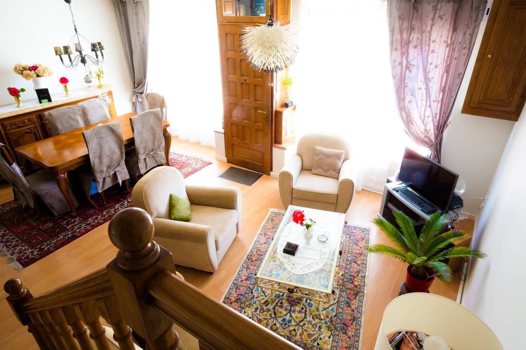 La Petite Maison Pres De L'Eglise Meillac Bagian luar foto