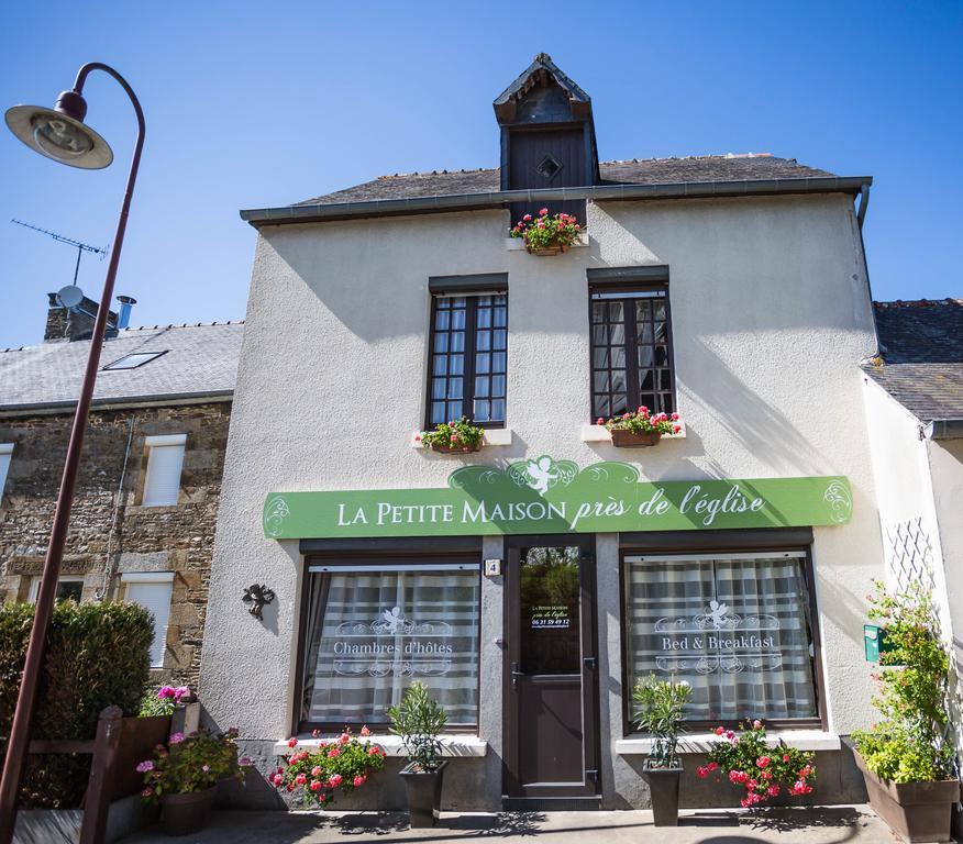 La Petite Maison Pres De L'Eglise Meillac Bagian luar foto